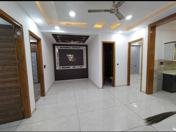 Building Lobby in 3 BHK Builder Floor at Anangpur – for Sale