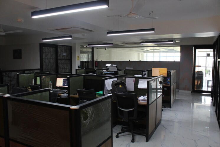 Team Area, hoshangabad road Commercial Office Space 3000 Sq.Ft. In Hoshangabad Road Bhopal 9261990