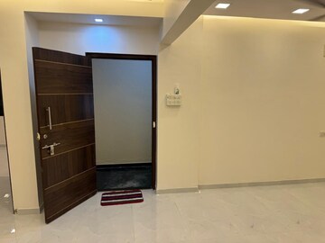 Room in 3 BHK Apartment at Palm Beach Galleria Mall, Vashi Sector 19d – for Rent