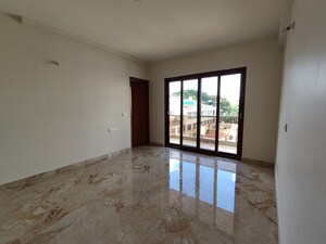 Room in 3 BHK Builder Floor at Benson Town – for Sale