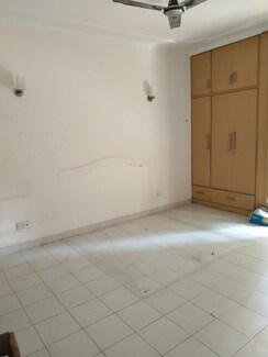 3.5 BHK + Servant Room Apartment For Sale in Godrej Meridien
