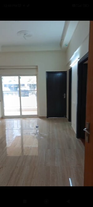 Room in 2 BHK Apartment at Amrapali Terrace Homes, Tech Zone 4 Greater Noida – for Rent