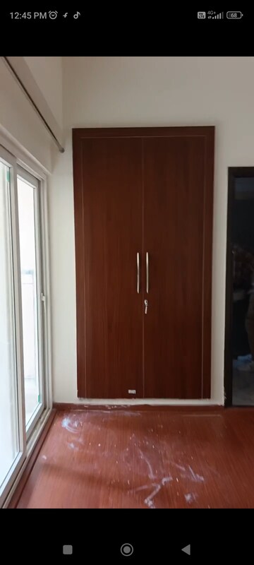 Room in 2 BHK Apartment at Amrapali Terrace Homes, Tech Zone 4 Greater Noida – for Rent