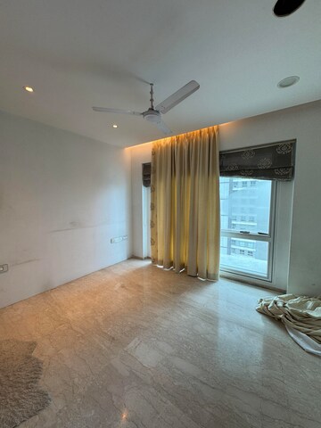 Room in 4 BHK Apartment at S D The Imperial Edge, Tardeo – for Rent