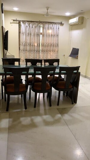 2 BHK Apartment For Rent in Bandra West