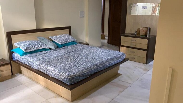 Bedroom, bandra west 2 Bedroom 750 Sq.Ft. Apartment In Bandra West Mumbai 9262132