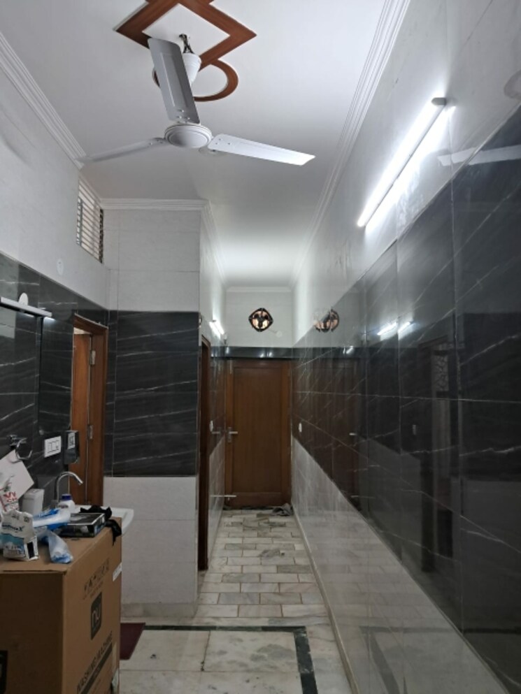 Kitchen, ramesh nagar 2.5 Bedroom 900 Sq.Ft. Builder Floor In Ramesh Nagar Delhi 9262183