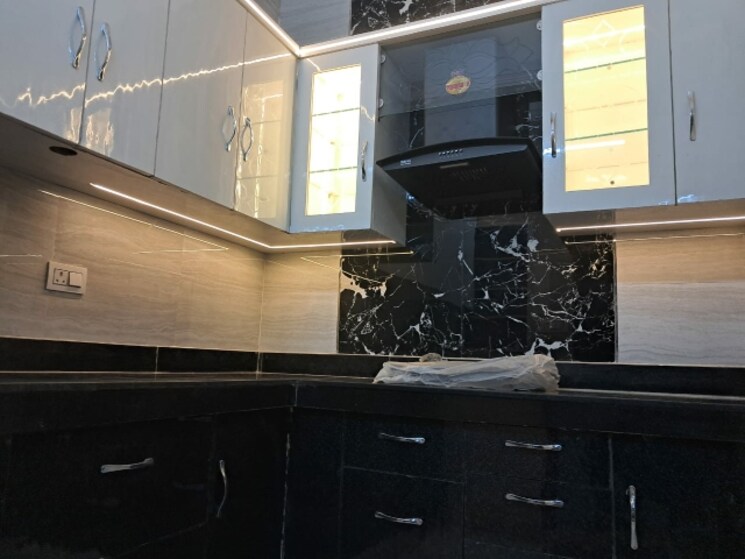 Kitchen, ramesh nagar 2.5 Bedroom 900 Sq.Ft. Builder Floor In Ramesh Nagar Delhi 9262183