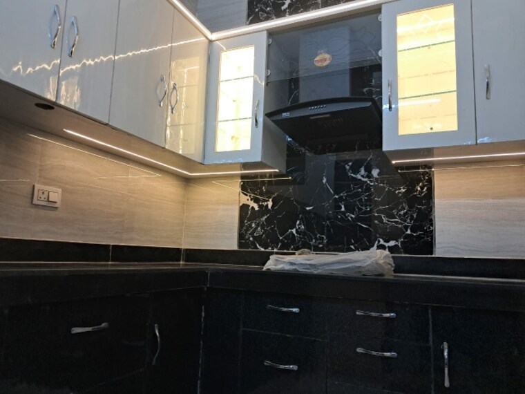 Kitchen, ramesh nagar 2.5 Bedroom 900 Sq.Ft. Builder Floor In Ramesh Nagar Delhi 9262183