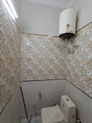 Bathroom in 2.5 BHK Builder Floor at Ramesh Nagar – for Rent
