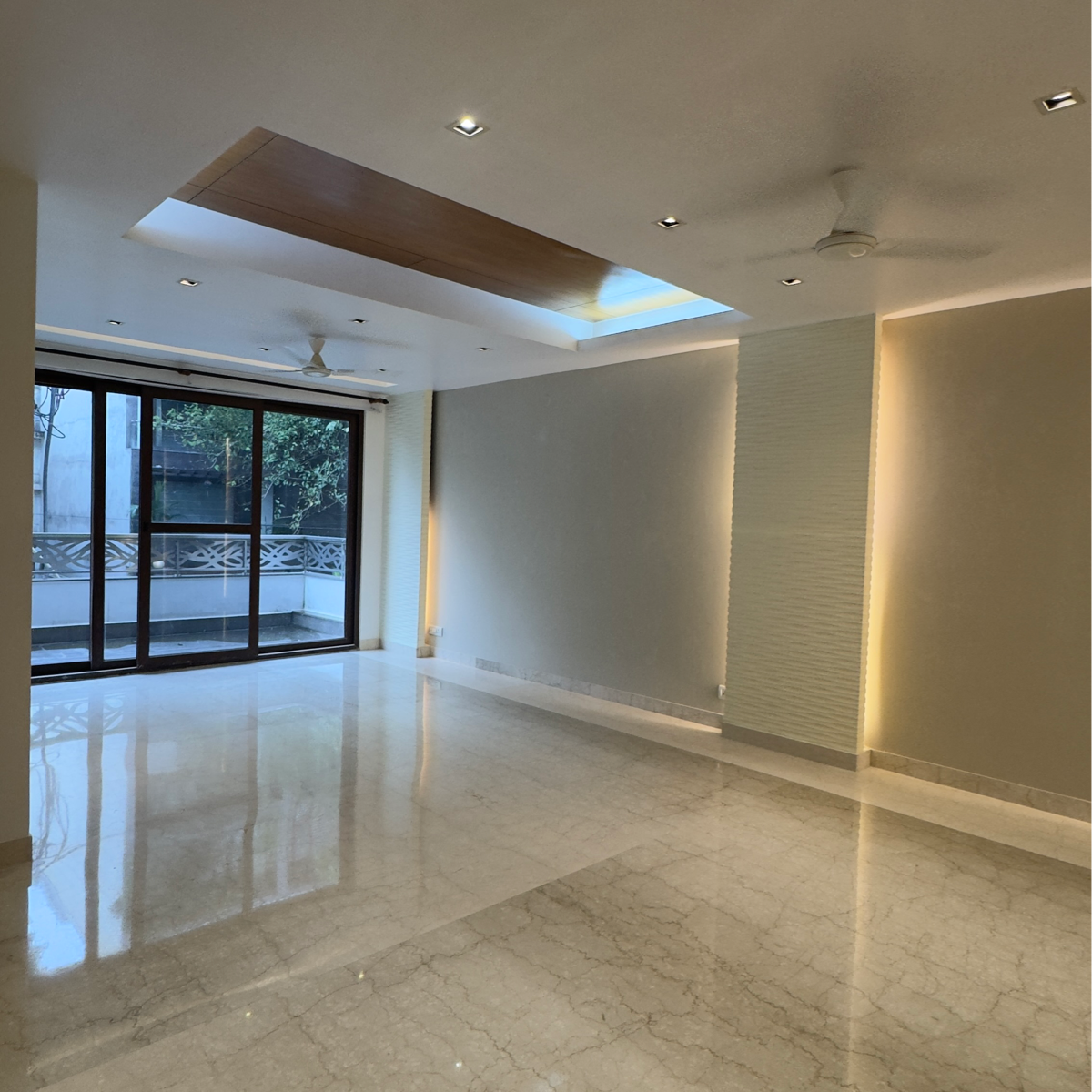 3 BHK + Servant Room Builder Floor For Rent in Defence Colony