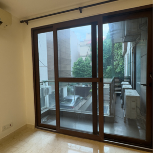 Room in 3 BHK Builder Floor at Defence Colony – for Rent