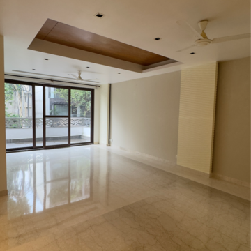 Room in 3 BHK Builder Floor at Defence Colony – for Rent