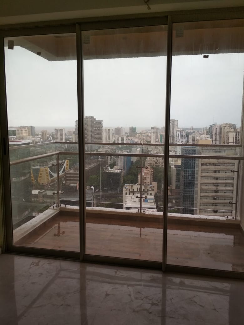 2 BHK Apartment For Rent in Transcon Triumph Tower