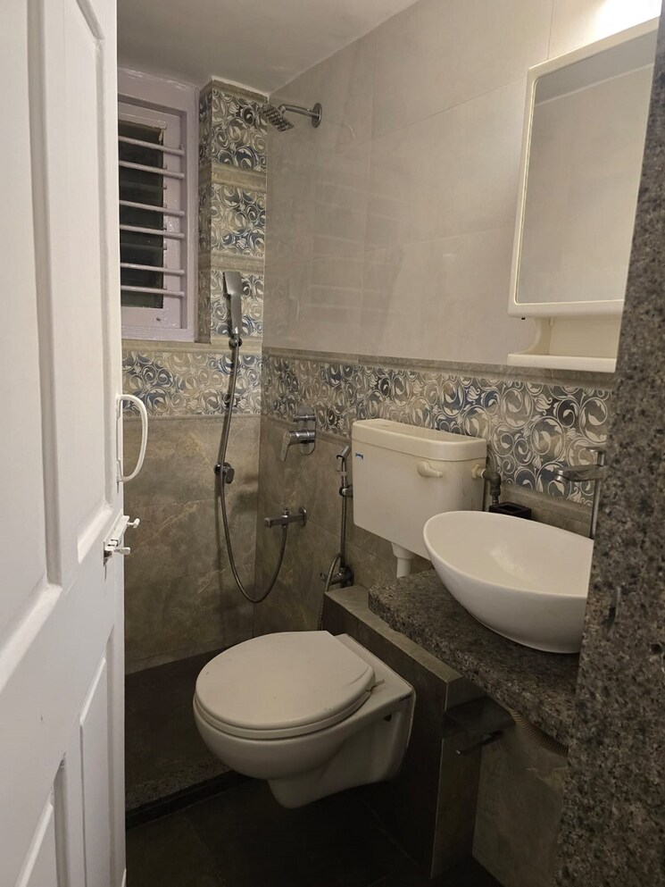 Attached Bathroom, bandra west 2 Bedroom 750 Sq.Ft. Apartment In Bandra West Mumbai 9262210