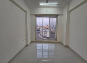 Room in 2 BHK Apartment at Andheri West – for Rent