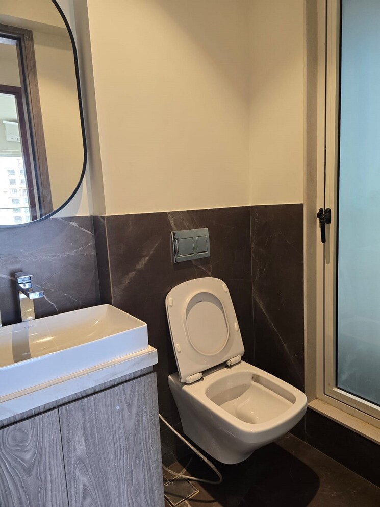 Attached Bathroom, bandra west 2 Bedroom 750 Sq.Ft. Apartment In Bandra West Mumbai 9262241