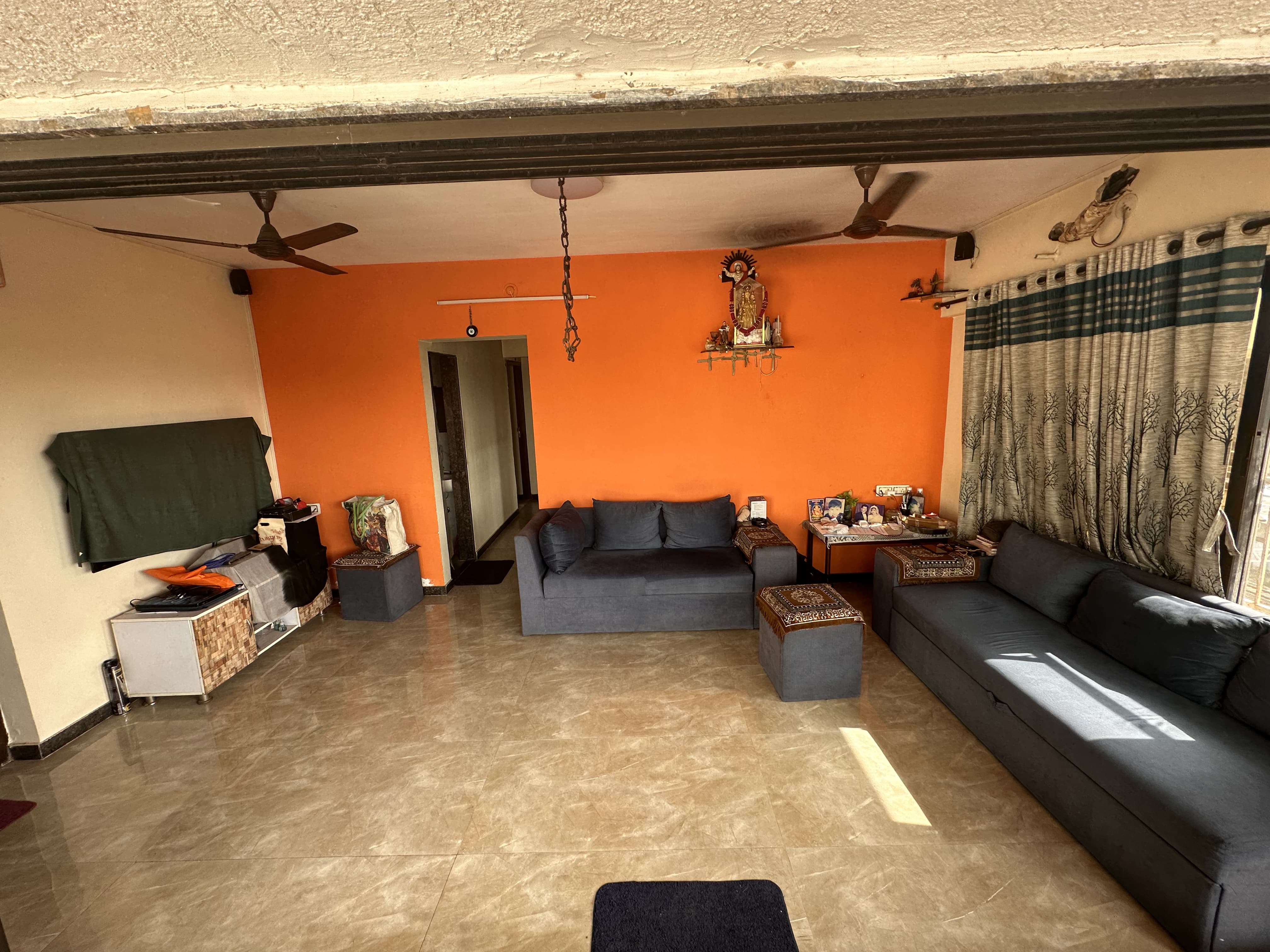 2 BHK + Extra Room Apartment For Sale in Jogeshwari East