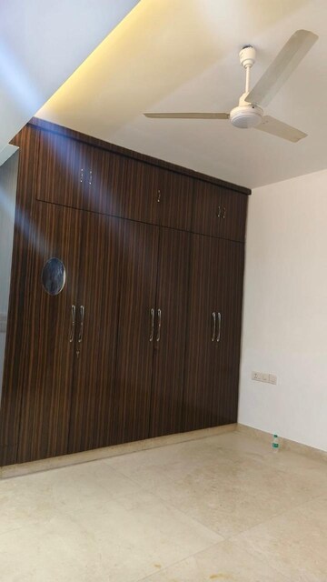 Furnished Amenities in 3 BHK Builder Floor at Greater Kailash Part 3 – for Rent