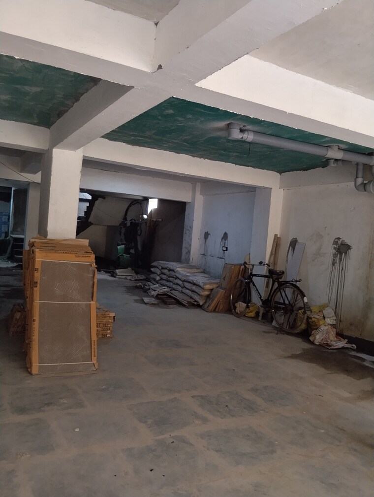  Parking, sector 73 3 Bedroom 1500 Sq.Ft. Builder Floor In Sector 73 Noida 9262284