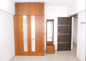 Room in 3 BHK Apartment at Prime Rose Apartment Andheri West, Andheri West – for Rent