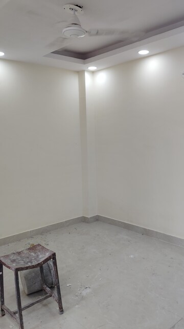 Room in 2 BHK Builder Floor at Okhla Industrial Estate Phase 2 – for Sale
