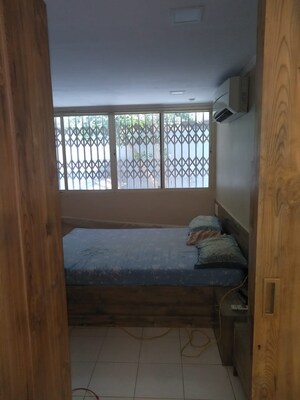 Bedroom in 1 BHK Apartment at Sunita Apartment, Peddar Road – for Rent