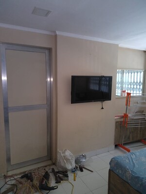 Master Bedroom in 1 BHK Apartment at Sunita Apartment, Peddar Road – for Rent