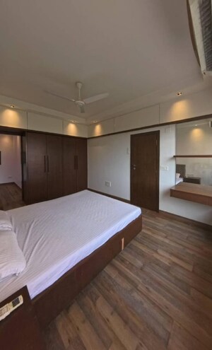 2 BHK Apartment For Rent in Bandra West