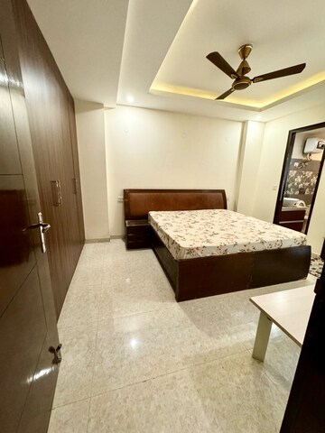 Room in 3 BHK Builder Floor at DLF City Gurgaon, Sector 27 – for Rent