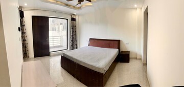 Bedroom in 3 BHK Builder Floor at DLF City Gurgaon, Sector 27 – for Rent