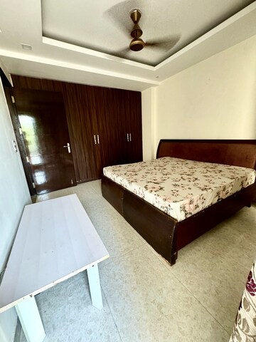 Bedroom in 3 BHK Builder Floor at DLF City Gurgaon, Sector 27 – for Rent