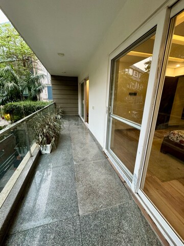 Balcony in 3 BHK Builder Floor at DLF City Gurgaon, Sector 27 – for Rent