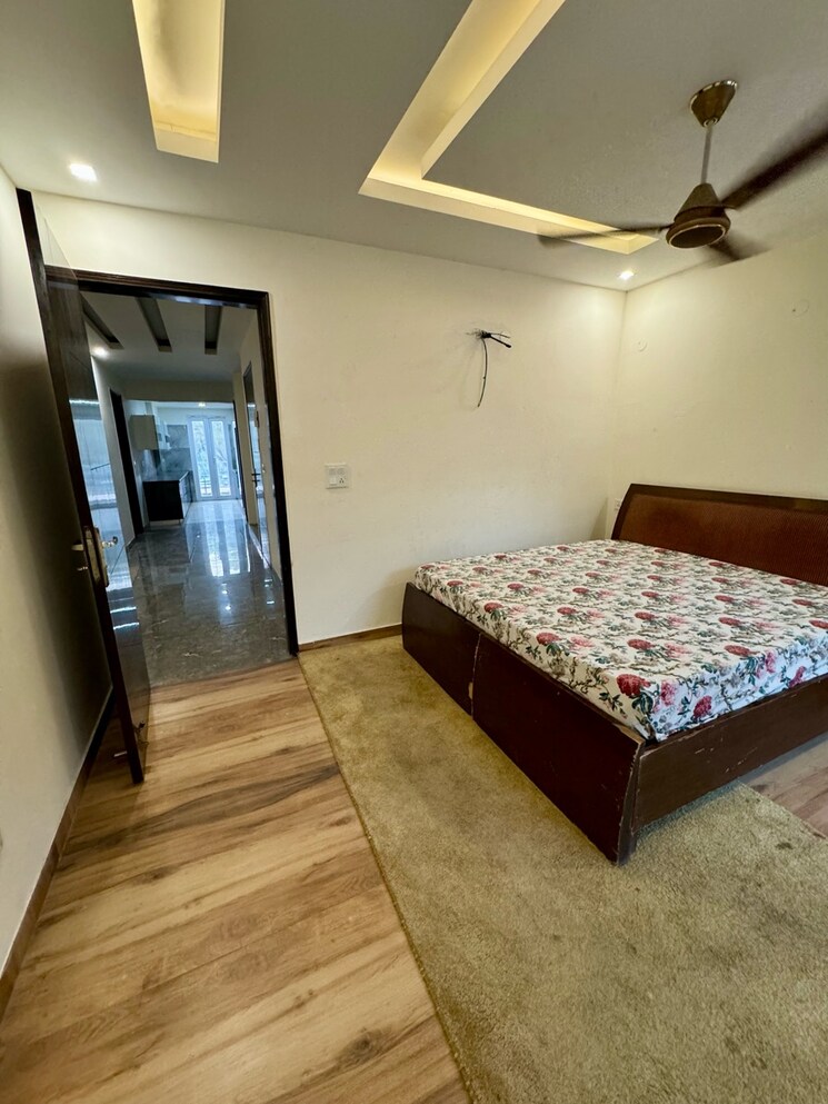 Bedroom, dlf-city-gurgaon 3 Bedroom 275 Sq.Yd. Builder Floor In Sector 27 Gurgaon 9262306