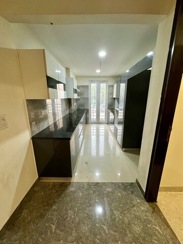 Kitchen in 3 BHK Builder Floor at DLF City Gurgaon, Sector 27 – for Rent