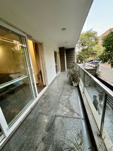 Balcony in 3 BHK Builder Floor at DLF City Gurgaon, Sector 27 – for Rent
