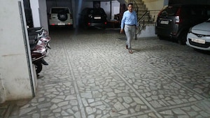 Parking in 3 BHK Builder Floor at Vaishali Sector 5 – for Sale