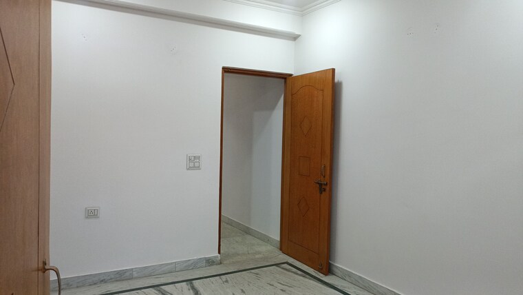 Room, vaishali sector 5 3 Bedroom 1250 Sq.Ft. Builder Floor In Vaishali Sector 5 Ghaziabad 9262344