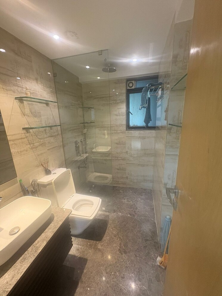 Attached Bathroom, santacruz west 2 Bedroom 750 Sq.Ft. Apartment In Santacruz West Mumbai 9262368