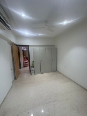 Room in 2 BHK Apartment at Santacruz West – for Rent