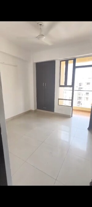 Room in 2 BHK Apartment at VVIP Mangal, Raj Nagar Extension – for Rent