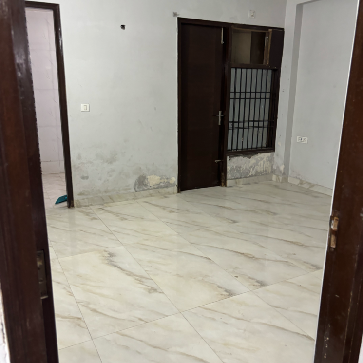 Room, ignou road 3 Bedroom 1500 Sq.Yd. Builder Floor In Ignou Road Delhi 9262389