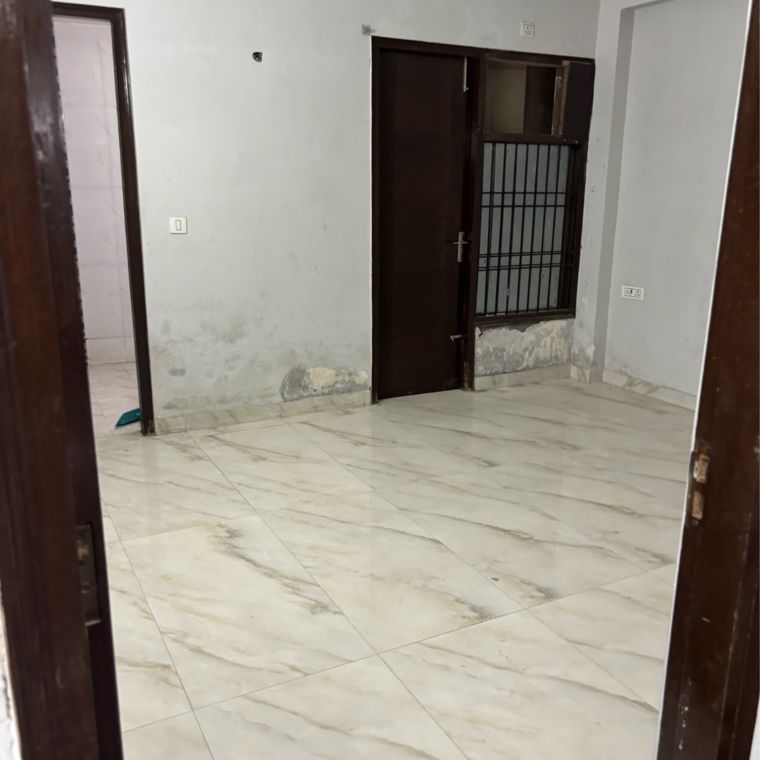 Room, ignou road 3 Bedroom 1500 Sq.Yd. Builder Floor In Ignou Road Delhi 9262389