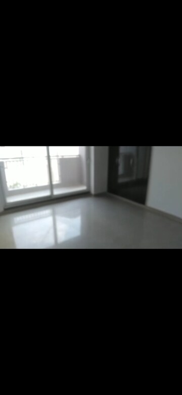 Room in 4 BHK Apartment at Shri Radha Sky Gardens, Sector 16b Greater Noida – for Rent