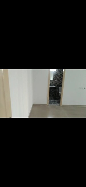 Room in 4 BHK Apartment at Shri Radha Sky Gardens, Sector 16b Greater Noida – for Rent