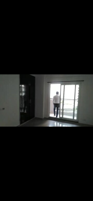 Room in 4 BHK Apartment at Shri Radha Sky Gardens, Sector 16b Greater Noida – for Rent