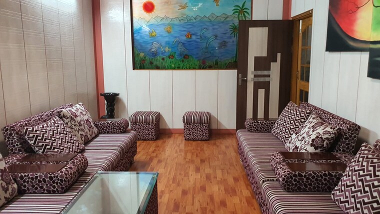 Living Room, gomti nagar 6 Bedroom 3500 Sq.Ft. Independent House In Gomti Nagar Lucknow 9262452