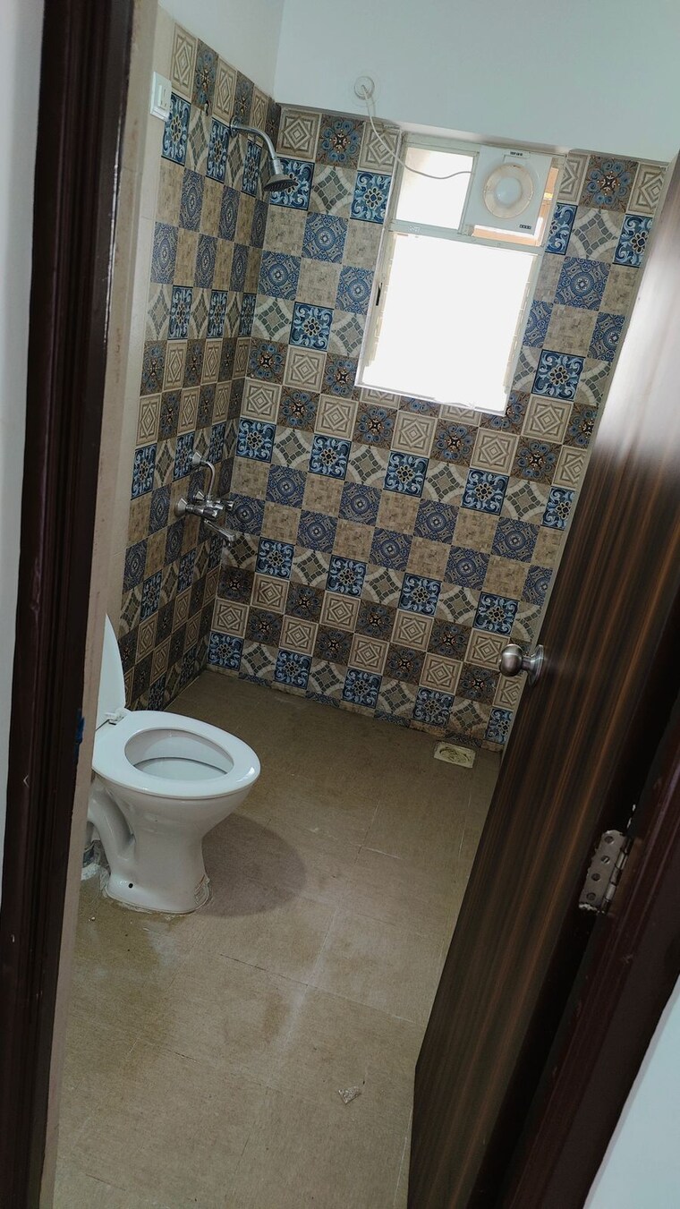 Bathroom, goel-ganga-amber 1 Bedroom 500 Sq.Ft. Apartment In Tathawade Pune 9262454