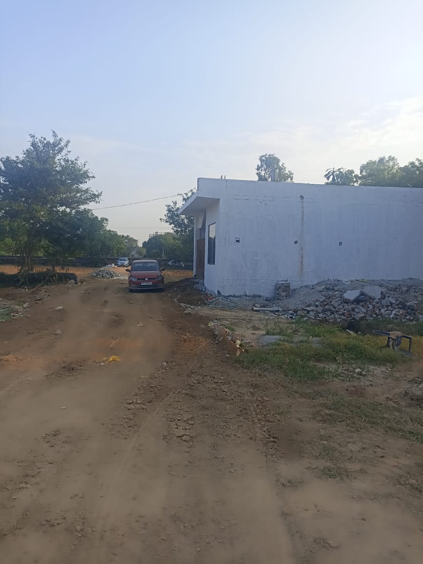 Plot For Sale in Bhondsi