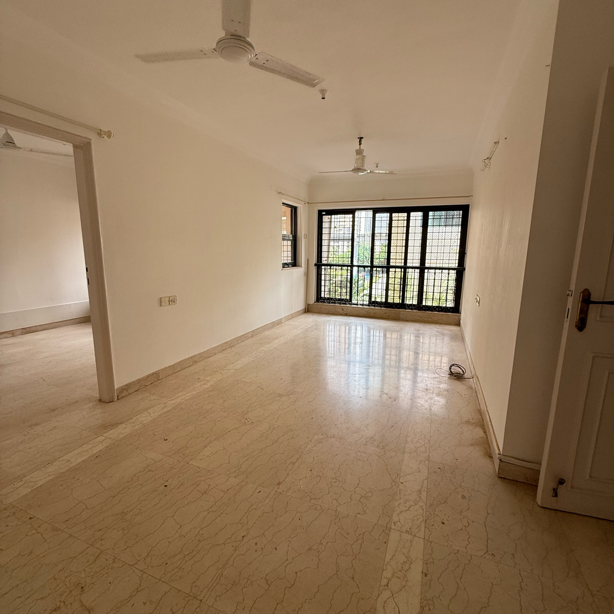 2 BHK + Pooja Room Apartment For Rent in K Raheja Raheja Classique